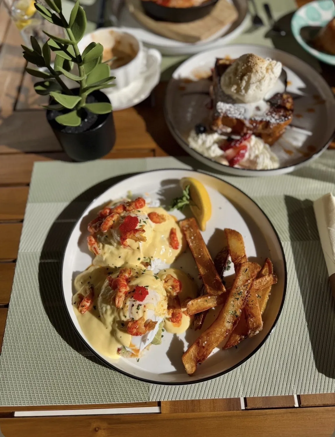 Eggs, bacon and brunch plates at Alba